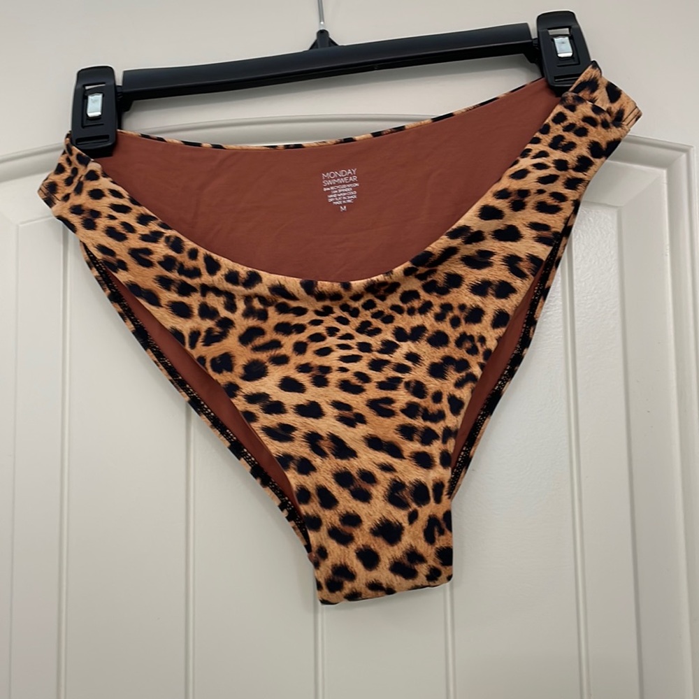 Monday swimwear bottoms M